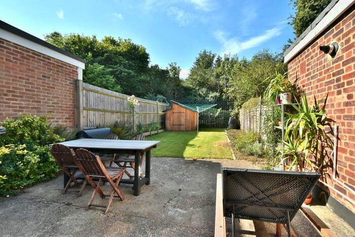 1 Bedroom Flat To Rent In Selby Road, London, SE20