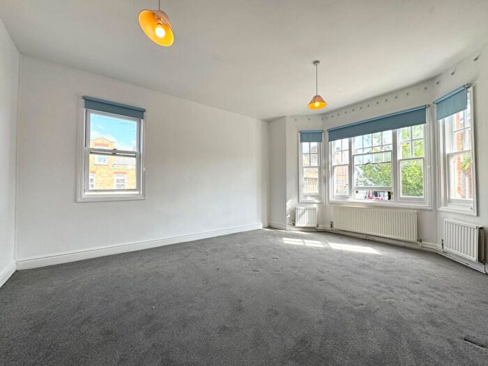 1 Bedroom House To Rent In Mount Pleasant Crescent, Finsbury Park, N4