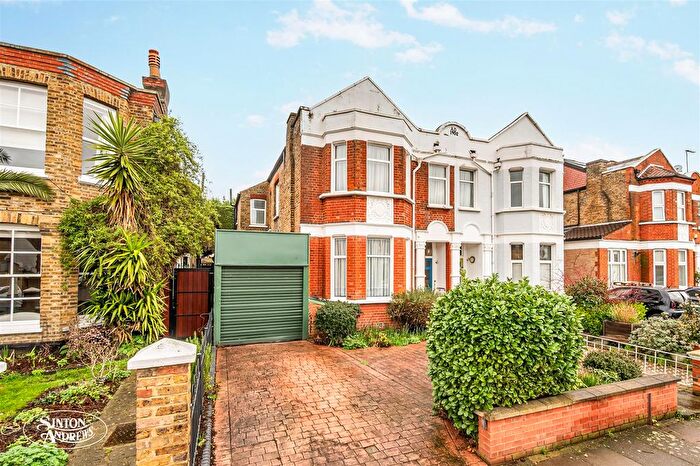 4 Bedroom Semi Detached House For Sale In Carew Road, Northfields, W13