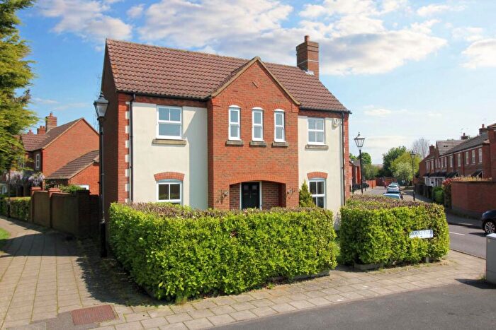 3 Bedroom Detached House To Rent In Monks Path, Aylesbury, HP19