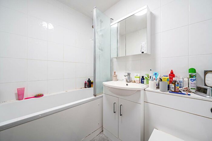 1 Bedroom Flat For Sale In East Barnet Village, Barnet, EN4