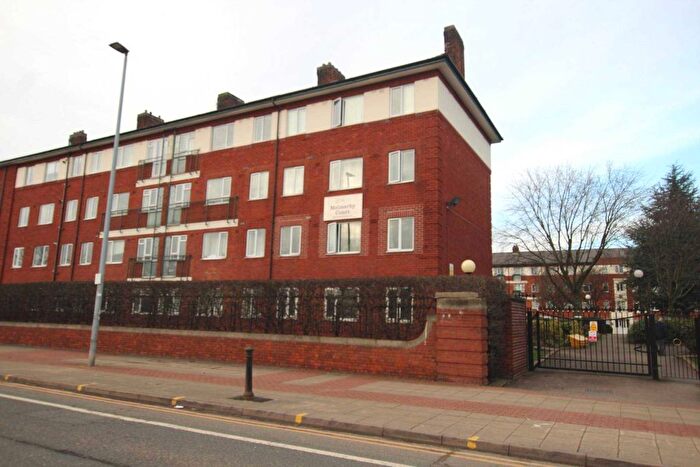 2 Bedroom Flat To Rent In Melmerby Court, Salford, M5