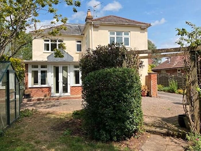 4 Bedroom Detached House For Sale In High Street, Stockbridge, SO20