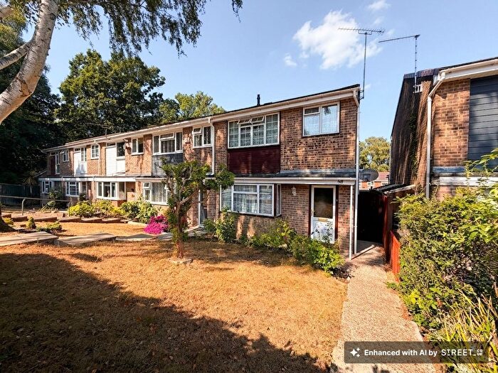 3 Bedroom End Of Terrace House For Sale In Oakwood Drive, Southampton, SO16