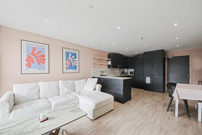 1 Bedroom Flat For Sale In Ariel Apartments, Ottinger Close, Salford, M50