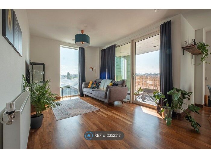 1 Bedroom Flat To Rent In Gooch House, London, SE10