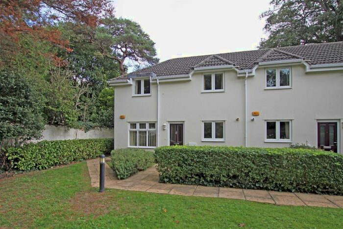 2 Bedroom Terraced House To Rent In Christchurch Road, Bournemouth, BH1