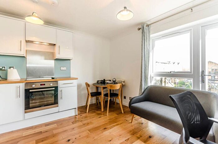 1 Bedroom Flat To Rent In Whiteadder Way, Isle Of Dogs, London, E14