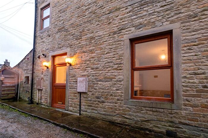 2 Bedroom Semi Detached House To Rent In Smith Street, Barnoldswick, Lancashire, BB18