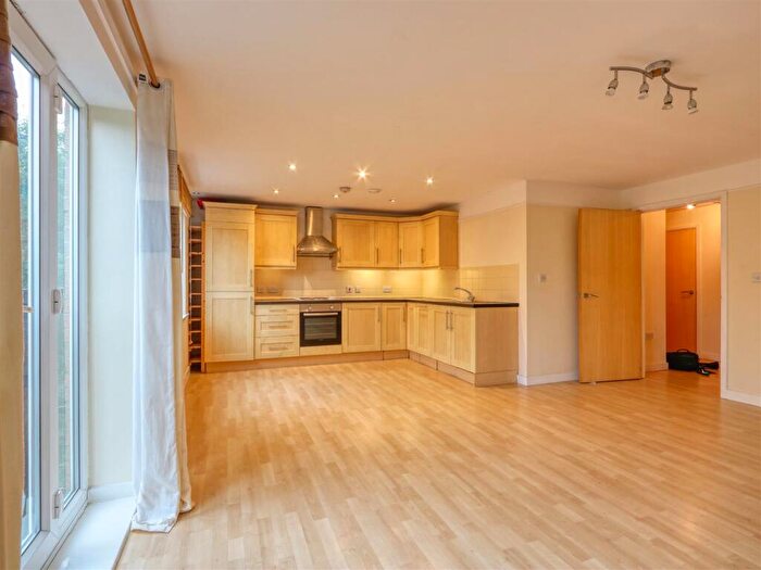 2 Bedroom Apartment To Rent In Brindley House, Tapton Lock, Chesterfield, Derbyshire, S41