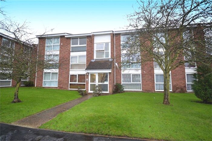 1 Bedroom Flat To Rent In Oakley Close, Middlesex, TW7