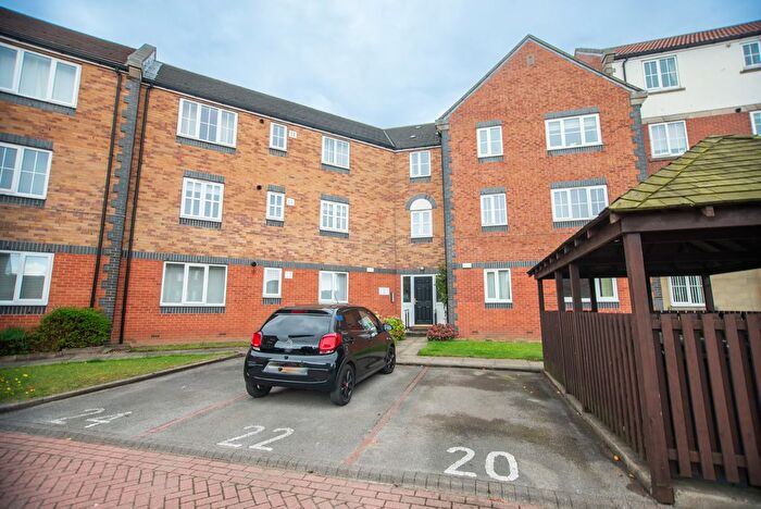 2 Bedroom Flat To Rent In Lancelot Court, Kingston Upon Hull, HU9