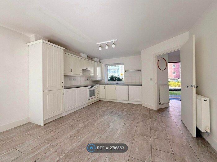 3 Bedroom Semi-Detached House To Rent In Tynemouth Pass, Gateshead, NE8