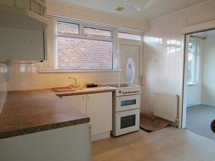 3 Bedroom Detached Bungalow To Rent In Windsor Drive, Wingerworth S42