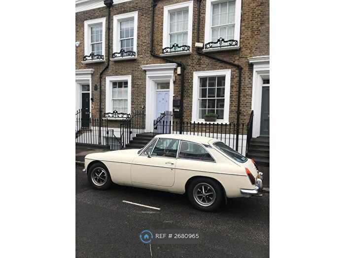 2 Bedroom Maisonette To Rent In Rees Street, London, N1