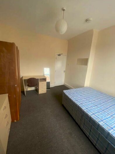 7 Bedroom Semi-Detached House To Rent In Granville Road, Fallowfield, M14