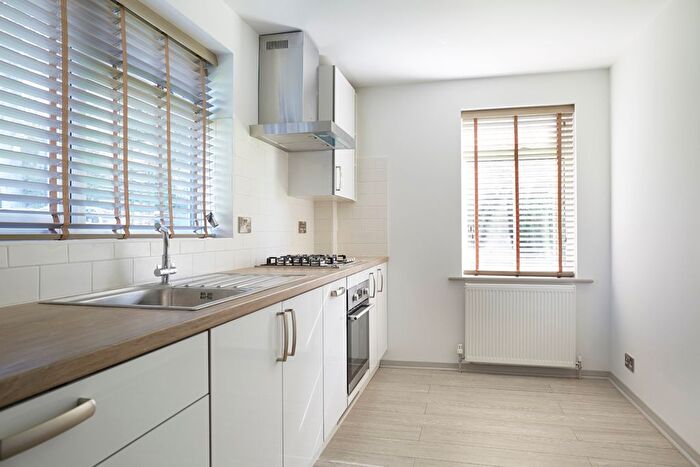 2 Bedroom Flat To Rent In Dyke Road, Brighton, BN1