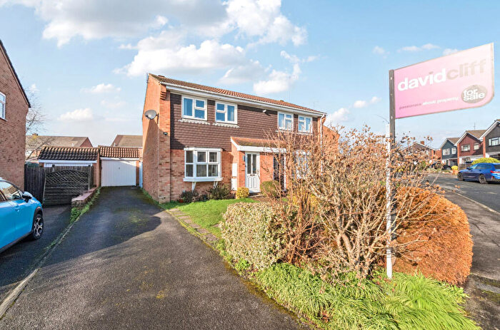 2 Bedroom Semi Detached House For Sale In Ashtrees Road, Woodley, Reading, Berkshire, RG5