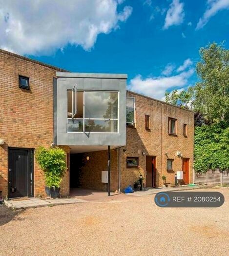 1 Bedroom Maisonette To Rent In Sanctuary Mews, London, E8