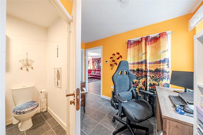1 Bedroom Flat For Sale In Feld Lane, Holmewood, Chesterfield, Derbyshire, S42