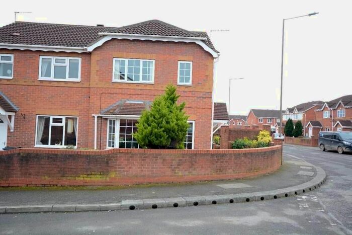 2 Bedroom Semi-Detached House To Rent In North Royds Wood, Barnsley, S71