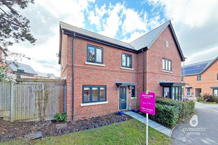 3 Bedroom Semi Detached House For Sale In Harrison Grange, Bracknell, RG12