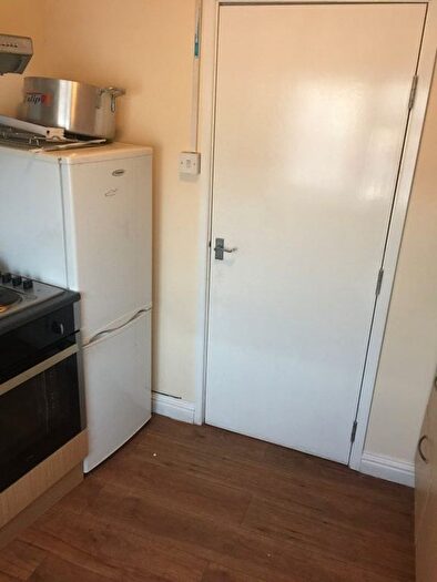3 Bedroom Flat To Rent In Cranley Drive, Ilford, IG2