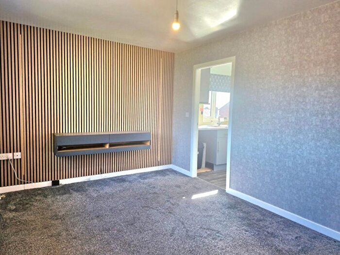 2 Bedroom Flat To Rent In Bowling Court, Bolton, BL1