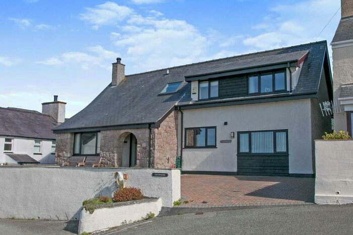 4 Bedroom Bungalow For Sale In Pengorffwysfa, Llaneilian, Anglesey, Sir Ynys Mon, LL68