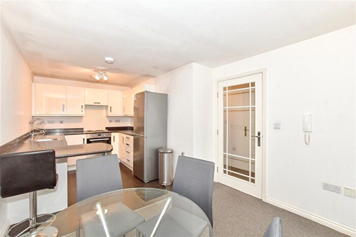 1 Bedroom Flat For Sale In Milton Road, Southsea, Hampshire, PO4