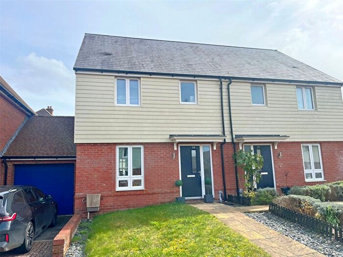 3 Bedroom Semi Detached House For Sale In Saunders Way, Basingstoke, Hampshire, RG23