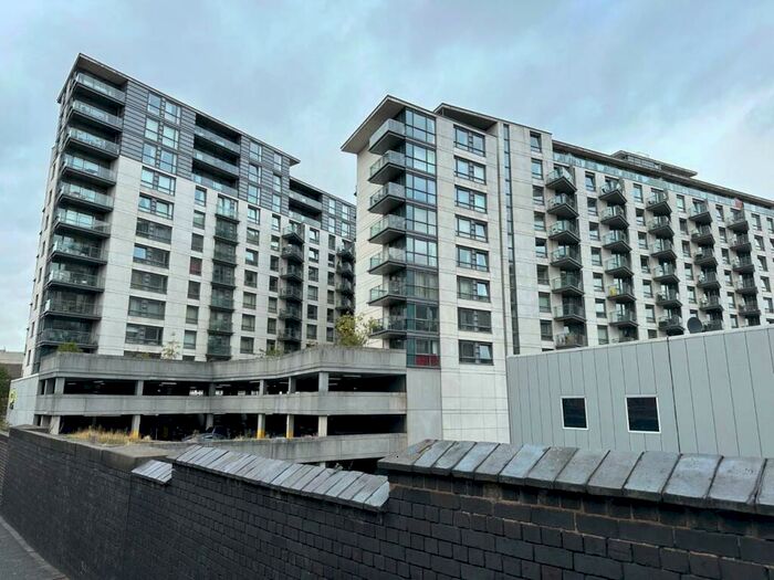 1 Bedroom Apartment To Rent In Centenary Plaza, Holliday Street, Birmingham, B1
