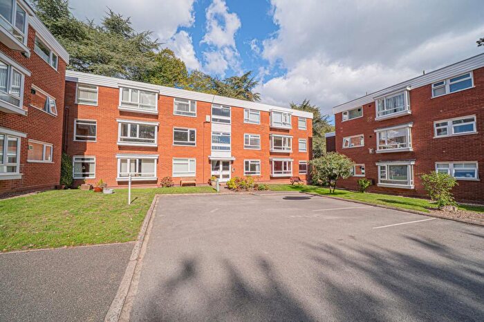 2 Bedroom Apartment For Sale In Park Road, Solihull, B91
