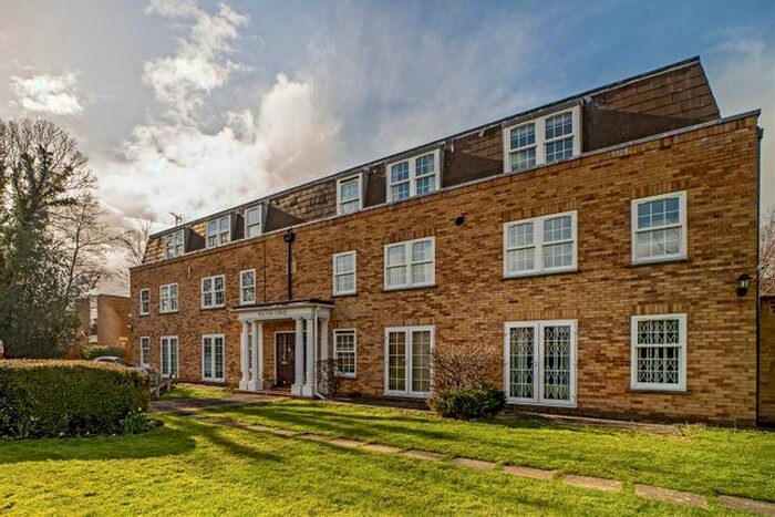 1 Bedroom Flat To Rent In St. James's Road, Hampton Hill, TW12