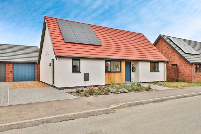 2 Bedroom Detached Bungalow For Sale In Ploughman Road, Swaffham, PE37