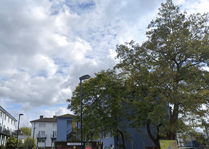 3 Bedroom Flat To Rent In Edward Place, London, SE8