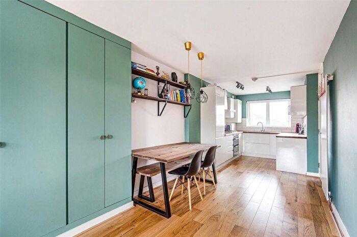 2 Bedroom Flat To Rent In Mabley Street, Salisbury Court, E9