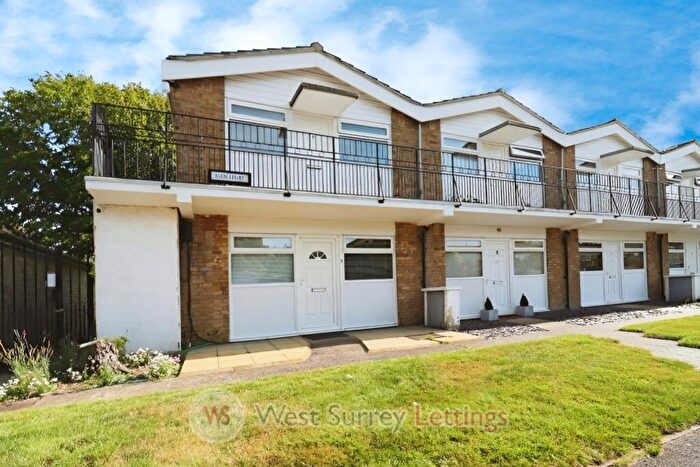 1 Bedroom Ground Maisonette To Rent In Glen Court, Addlestone, KT15