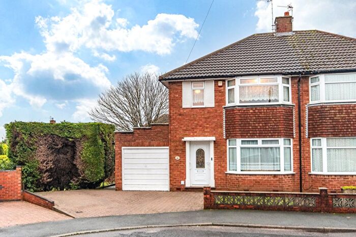 3 Bedroom Semi Detached House For Sale In Cavendish Close, Marlbrook, Bromsgrove, Worcestershire, B60