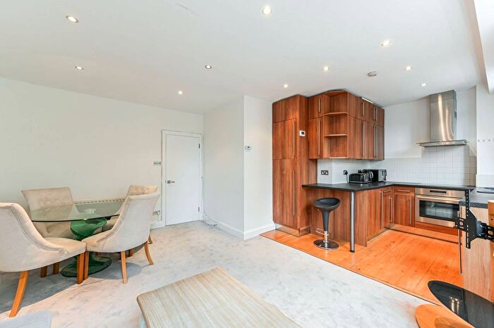 2 Bedroom Flat To Rent In Egerton Gardens, Knightsbridge, London, SW3