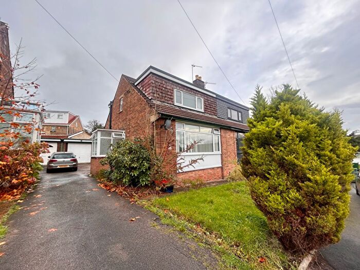 3 Bedroom Semi-Detached House To Rent In Yew Tree Crescent, Bradford, BD8