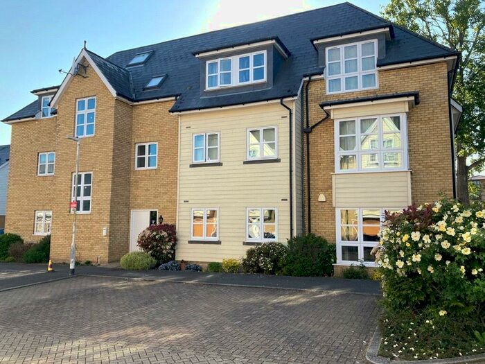 2 Bedroom Apartment To Rent In Frigenti Place, Maidstone, Kent, ME14