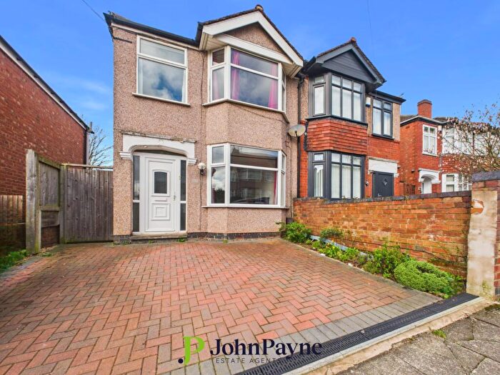 3 Bedroom Semi Detached House To Rent In Purefoy Road, Cheylesmore, Coventry, CV3