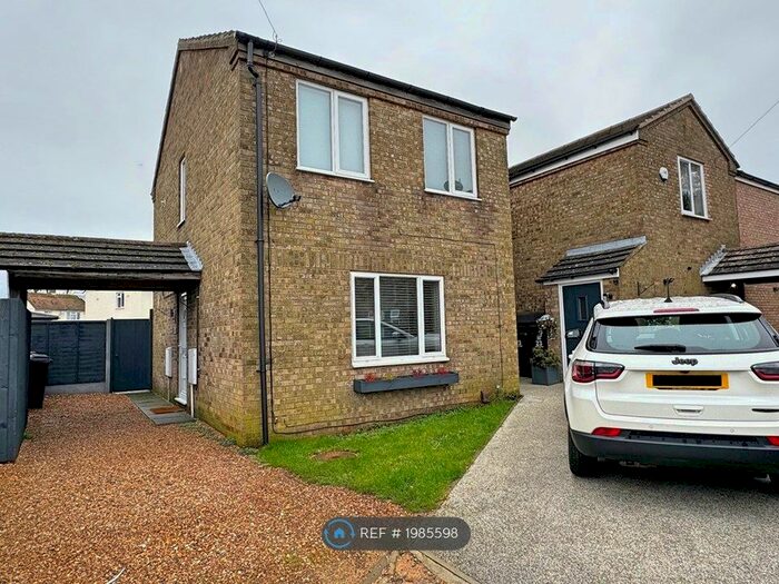 3 Bedroom Semi-Detached House To Rent In Poplar Road, Corby, NN17