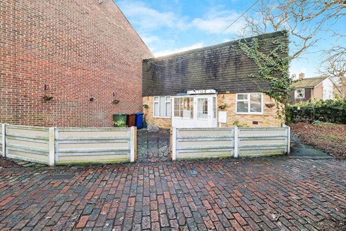 1 Bedroom Bungalow For Sale In Dunning Close, South Ockendon, Essex, RM15