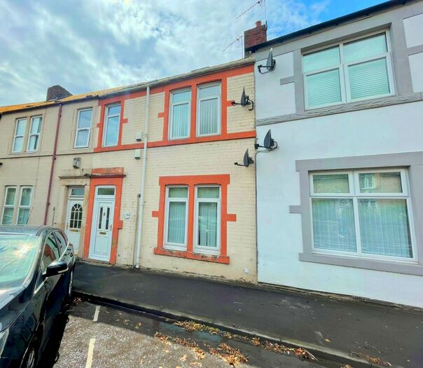 2 Bedroom Maisonette To Rent In Warkworth Crescent, Newburn, Newcastle Upon Tyne, NE15