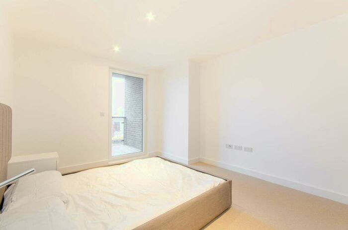 2 Bedroom Flat To Rent In Imperial Building, Woolwich, London, SE18