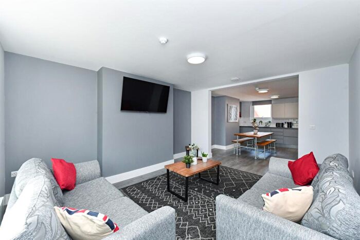 1 Bedroom Apartment To Rent In High Road, NG9