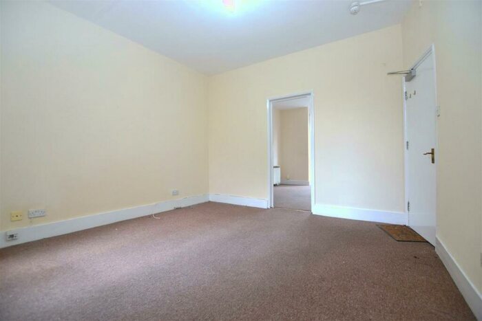 1 Bedroom Flat To Rent In Caversham Road, RG1