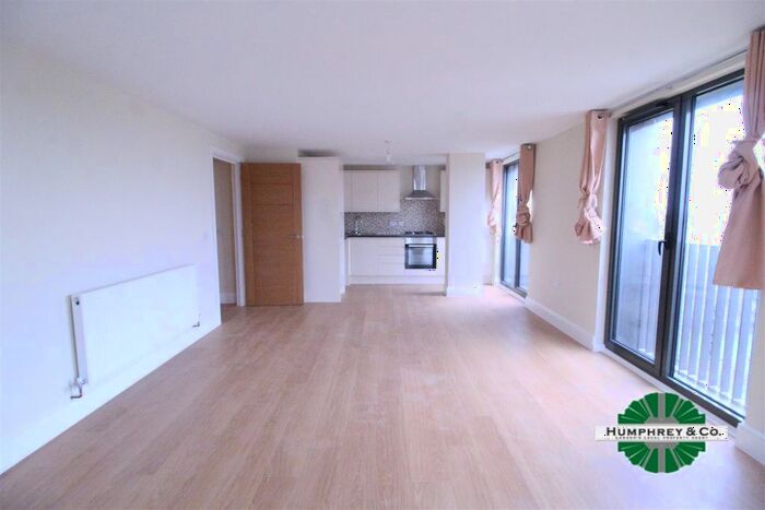 1 Bedroom Flat To Rent In High Road, Ilford, IG1